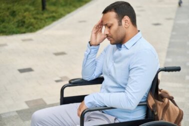 Progressive supranukleäre Paralyse: Symptome, Ursachen, Behandlungen