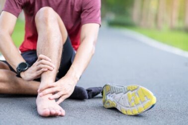 Achillessehnenriss: Ursachen, Behandlung und Rehabilitation