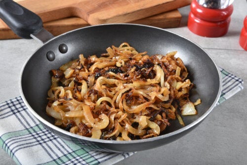 Rezept: Karamellisierte Zwiebeln ohne Zucker