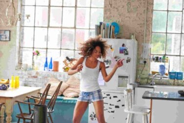 Tanztherapie: 5 Vorteile und wie du sie zu Hause anwenden kannst