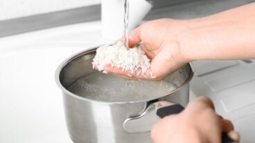 Sollte Reis vor dem Kochen gewaschen werden?