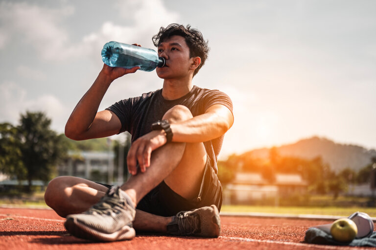 Ausgewogene Flüssigkeitszufuhr für optimale sportliche Leistung