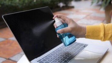 Reinigung deines Bildschirms: Die Zauberformel mit zwei Zutaten